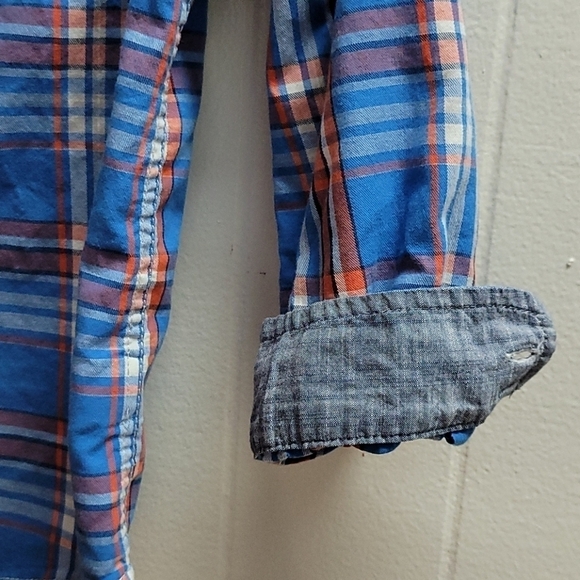 Euc Boys small 6-7 Cat and Jack button down - Picture 5 of 7